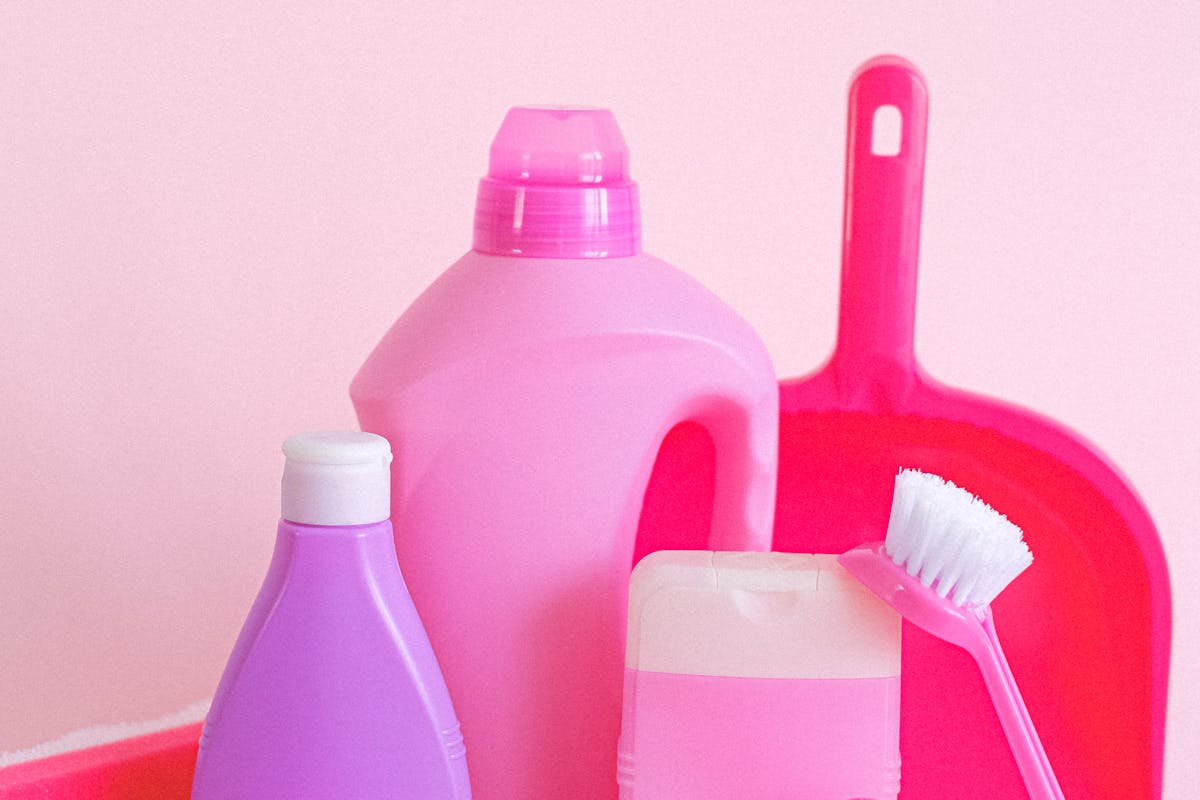 Medical instrument cleaner